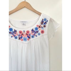 NWOT MOTHERHOOD MATERNITY White Floral Embroidered Flowy Blouse XL